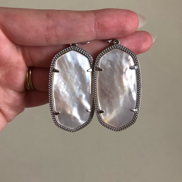 Kendra Scott Elle Silver Drop Earrings - Picture 1 of 6